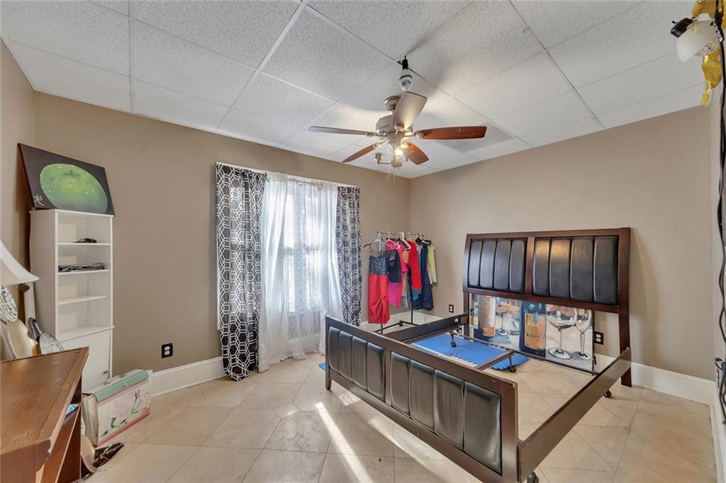 6401 Fox Run Winston, GA 30187 - Photo 32 of 48 a view of a living room and workspace