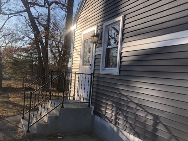 296 Hartwick Street Springfield, MA 01108 - Photo 16 of 22