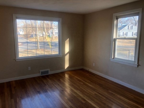 296 Hartwick Street Springfield, MA 01108 - Photo 8 of 22