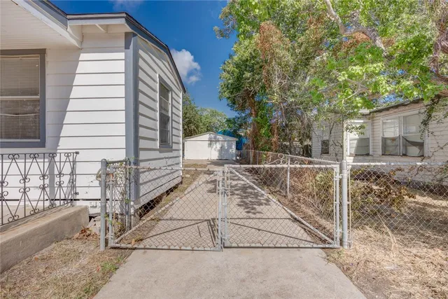 $120,000 | 423 Fairview Drive, Corpus Christi, TX 78408