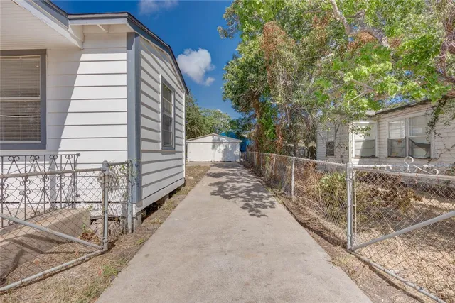 $120,000 | 423 Fairview Drive, Corpus Christi, TX 78408