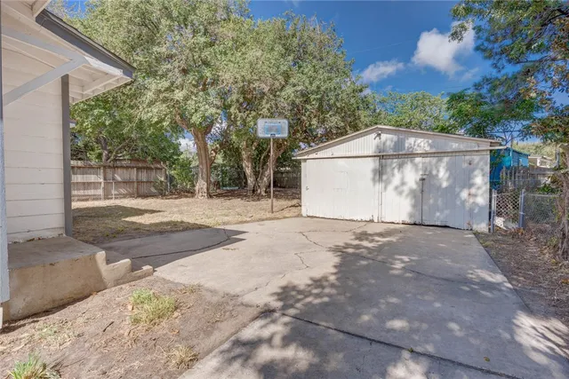 $120,000 | 423 Fairview Drive, Corpus Christi, TX 78408