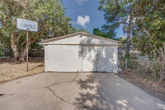 $120,000 | 423 Fairview Drive, Corpus Christi, TX 78408