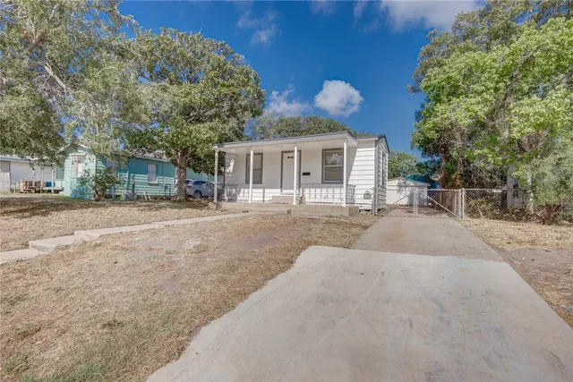 $120,000 | 423 Fairview Drive, Corpus Christi, TX 78408