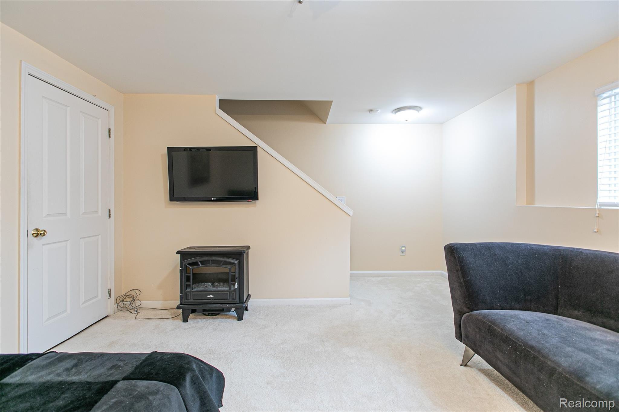 20051 Rodeo Court Southfield, MI 48075 - Photo 16 of 20 Lower level flexible space.