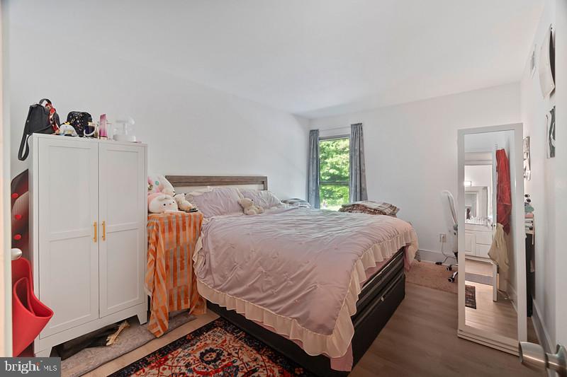 5821 Royal Ridge Drive, Unit F Springfield, VA 22152 - Photo 15 of 28 Bedroom 1