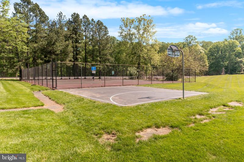 5821 Royal Ridge Drive, Unit F Springfield, VA 22152 - Photo 25 of 28 Gallery Image 25