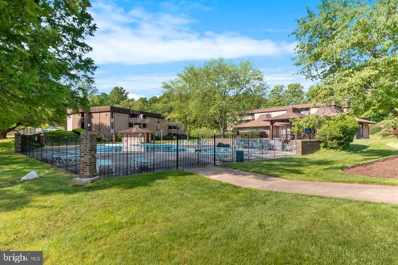 5821 Royal Ridge Drive, Unit F Springfield, VA 22152 - Photo 6 of 28 Community Pool