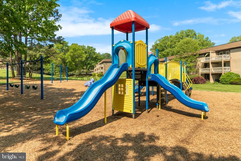 5821 Royal Ridge Drive, Unit F Springfield, VA 22152 - Photo 7 of 28 Playground