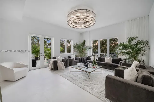 $5,995,000 | 6109 Laguna Drive West, Unit 6109, Miami Beach, FL 33141