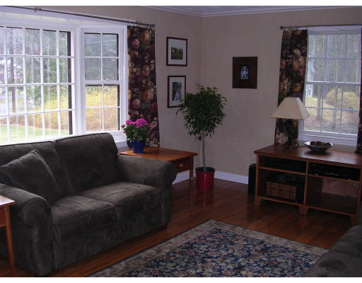 26 Fletcher Road Westford, MA 01886 - Photo 3 of 20 Gallery Image 3