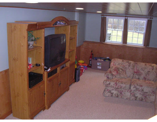 26 Fletcher Road Westford, MA 01886 - Photo 10 of 20 Gallery Image 10