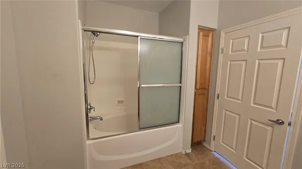 $1,750 | 3975 North Hualapai Way, Unit 219, Las Vegas, NV 89129