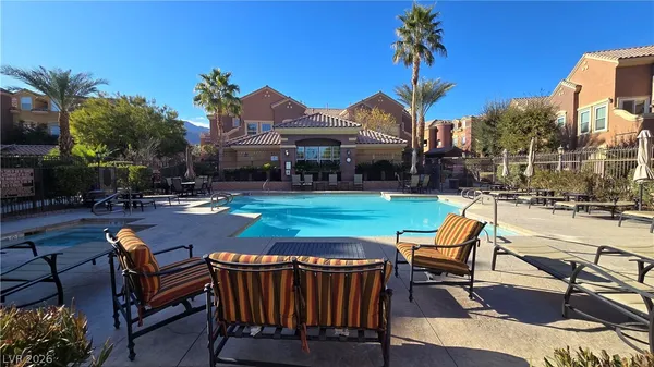 $1,750 | 3975 North Hualapai Way, Unit 219, Las Vegas, NV 89129