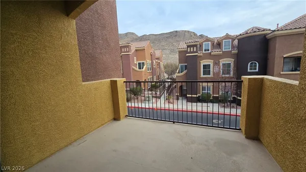 $1,750 | 3975 North Hualapai Way, Unit 219, Las Vegas, NV 89129