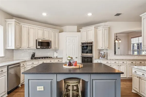 $775,000 | 9008 Thompson Drive, Argyle, TX 76226