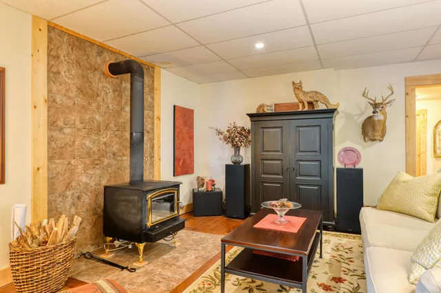 $824,900 | 220 Annie Lane Southwest, Floyd, VA 24091