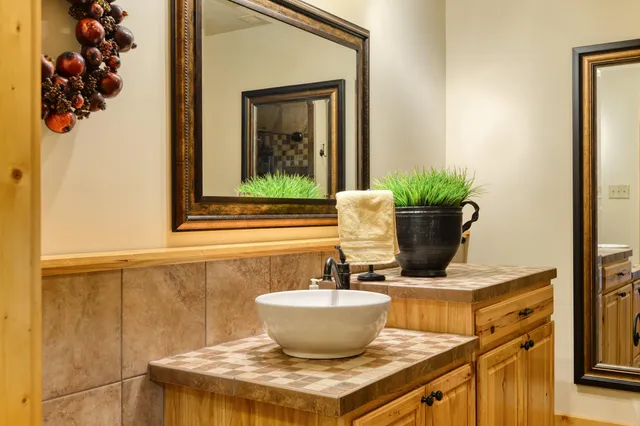 $824,900 | 220 Annie Lane Southwest, Floyd, VA 24091