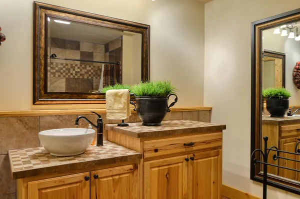 $810,000 | 220 Annie Lane Southwest, Floyd, VA 24091