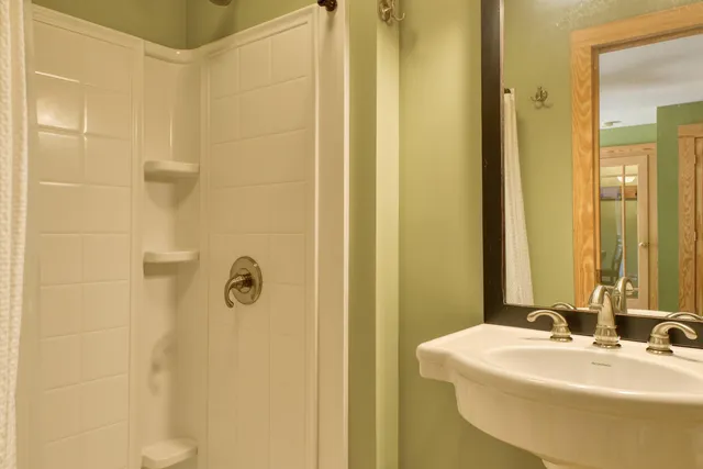 $824,900 | 220 Annie Lane Southwest, Floyd, VA 24091