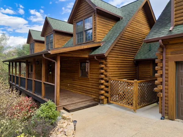 $810,000 | 220 Annie Lane Southwest, Floyd, VA 24091