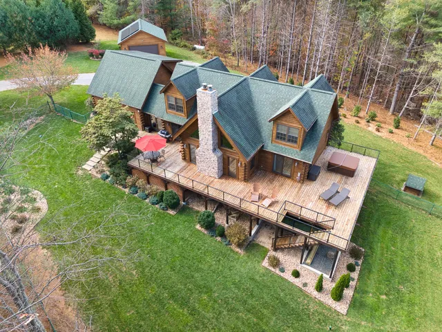 $824,900 | 220 Annie Lane Southwest, Floyd, VA 24091