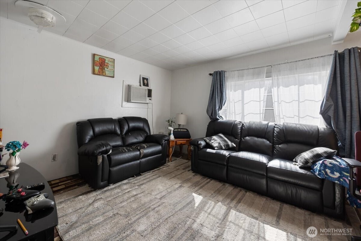 412 Maple Court Toppenish, WA 98948 - Photo 5 of 21