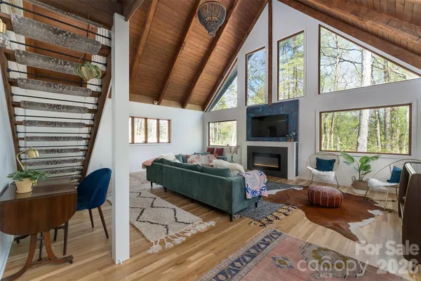 $825,000 | 233 Bryant Ridge Road, Swannanoa, NC 28778