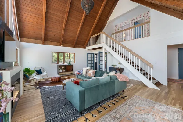 $825,000 | 233 Bryant Ridge Road, Swannanoa, NC 28778