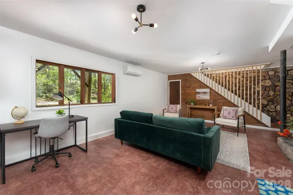 $825,000 | 233 Bryant Ridge Road, Swannanoa, NC 28778