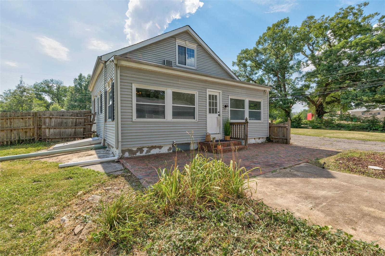 4304 Ringer Road St. Louis, MO 63129 - Photo 3 of 40 Gallery Image 3