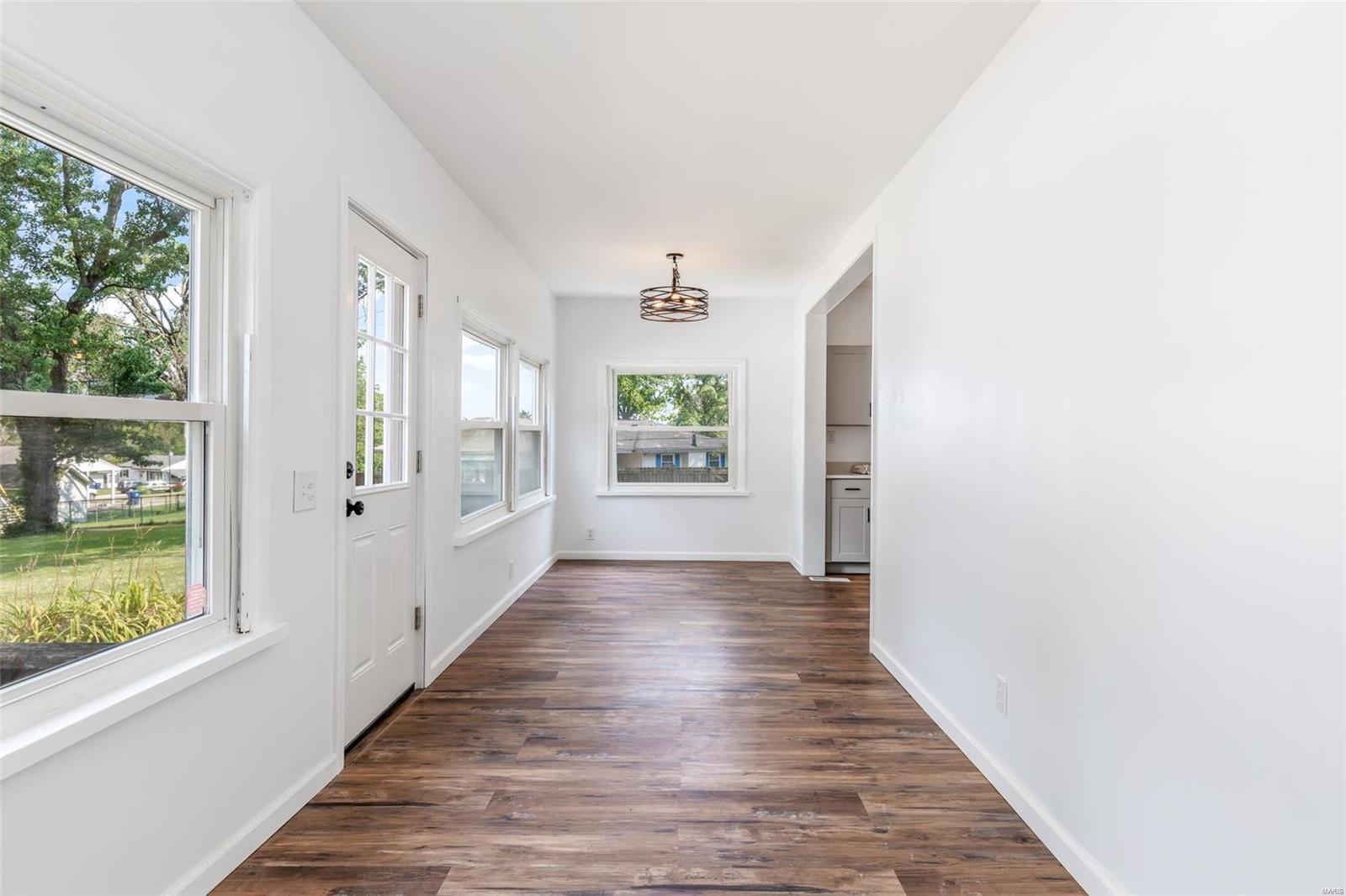 4304 Ringer Road St. Louis, MO 63129 - Photo 6 of 40 Gallery Image 6