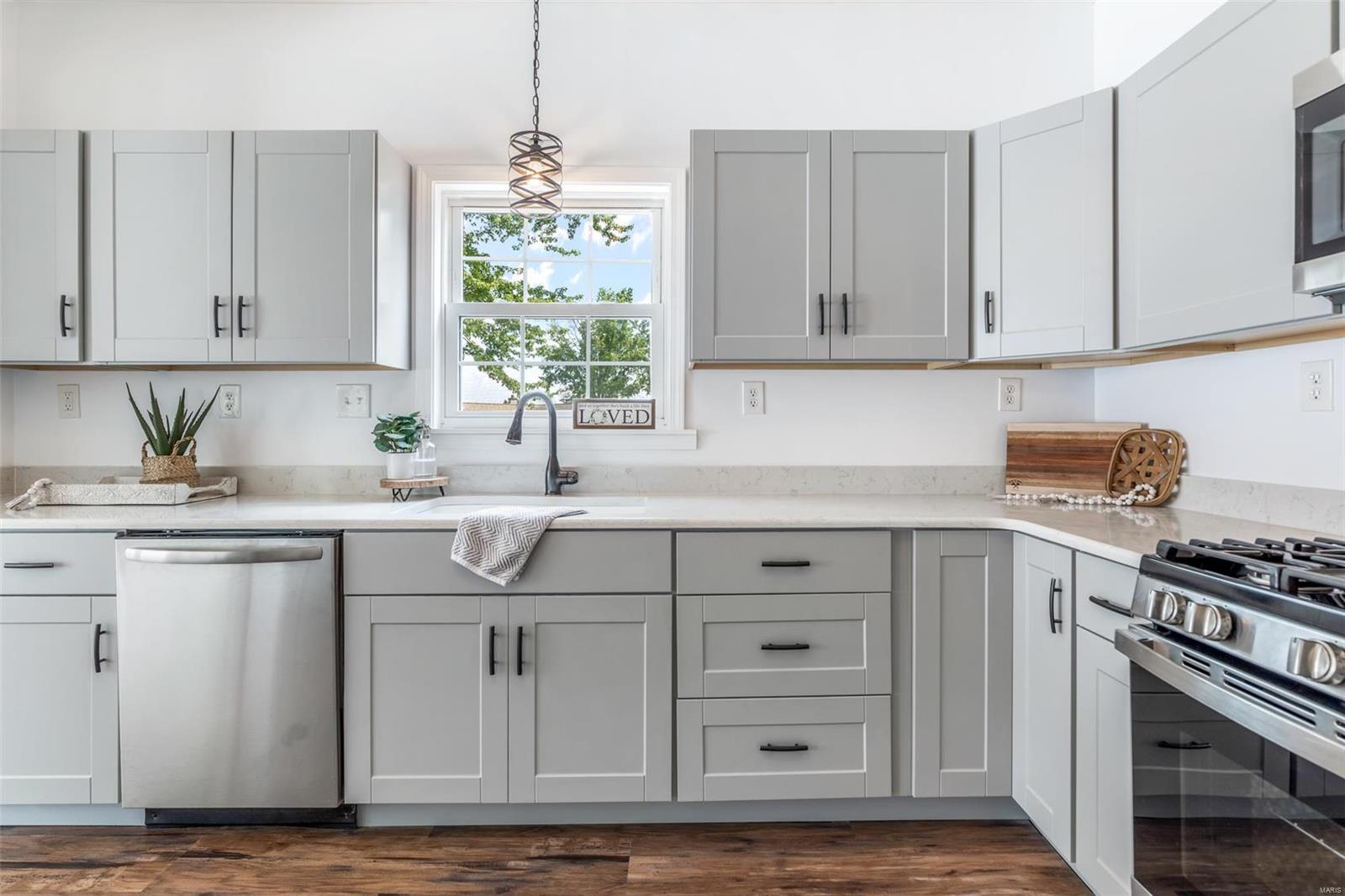 4304 Ringer Road St. Louis, MO 63129 - Photo 9 of 40 Gallery Image 9