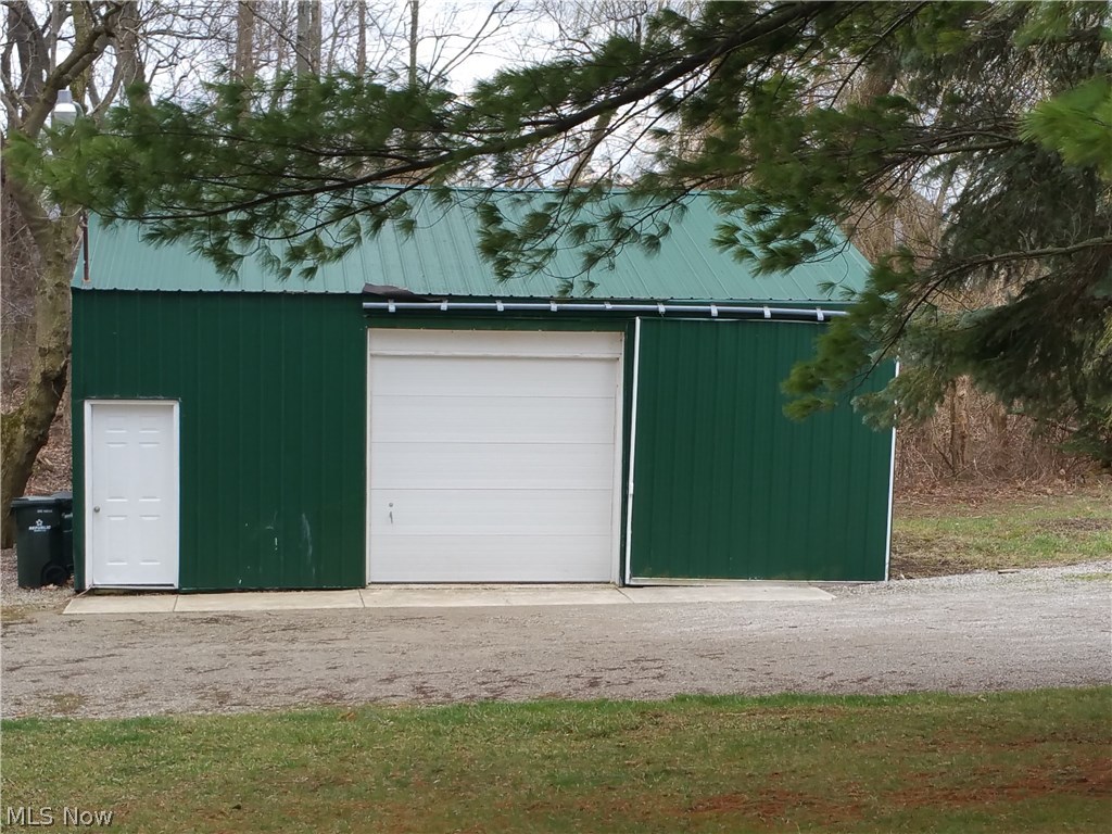 8707 Bank Road Vermilion, OH 44089 - Photo 3 of 28 Unattached 2+ garage with concrete floor & electric.....