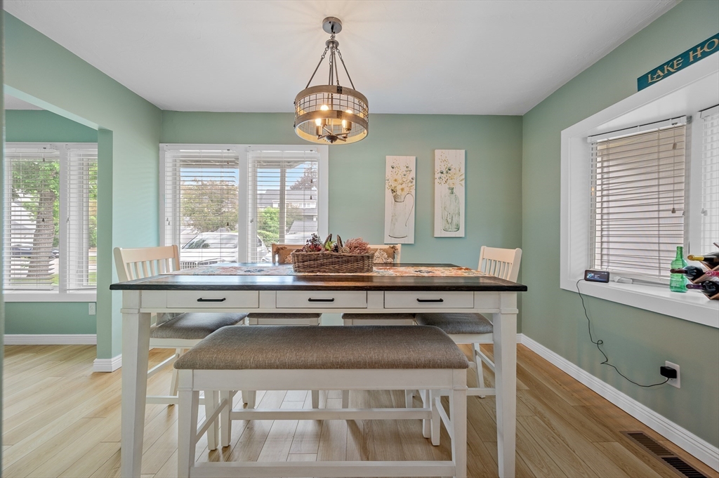 701 Beacon Park Road, Unit 701 Webster, MA 01570 - Photo 7 of 36