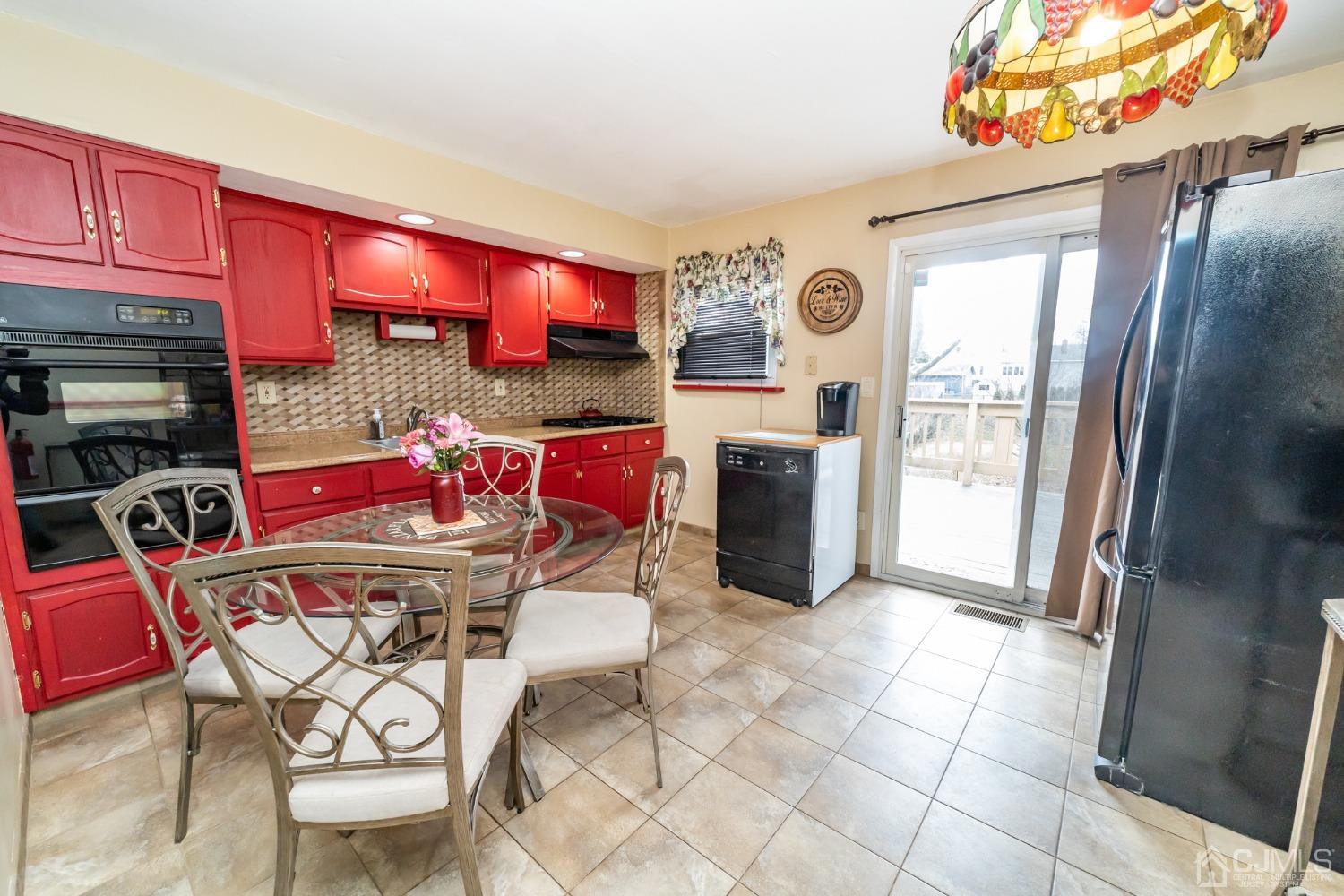 979 South Concourse Keyport, NJ 07735 - Photo 6 of 28