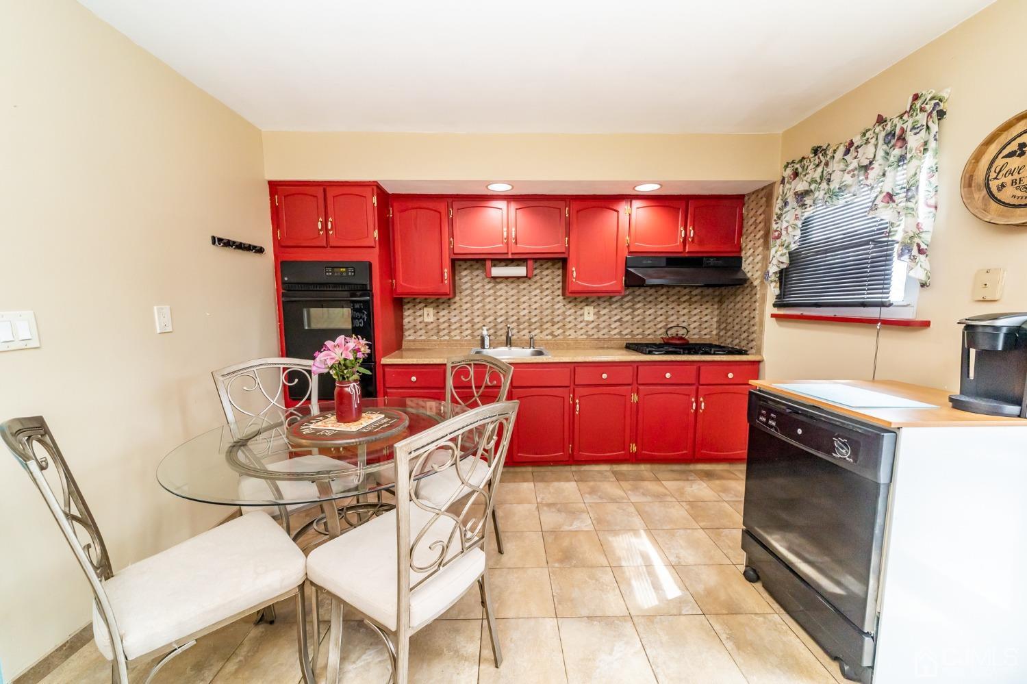 979 South Concourse Keyport, NJ 07735 - Photo 7 of 28