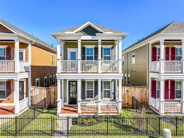 $440,955 | 2521 South Houston Avenue, Pearland, TX 77581