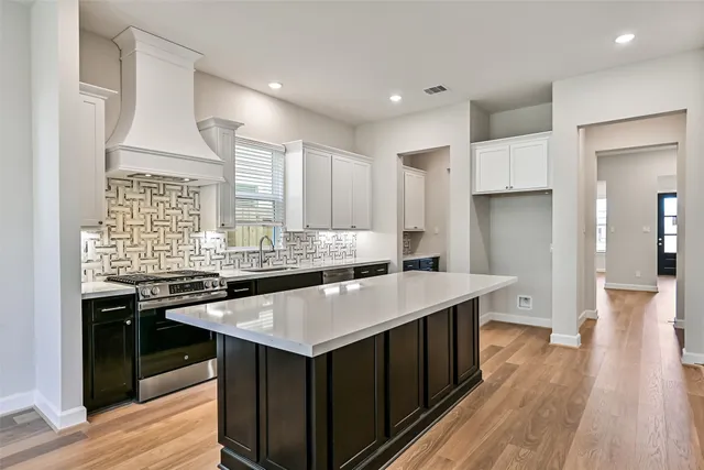 $440,955 | 2521 South Houston Avenue, Pearland, TX 77581