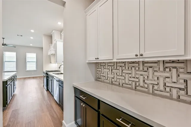 $440,955 | 2521 South Houston Avenue, Pearland, TX 77581