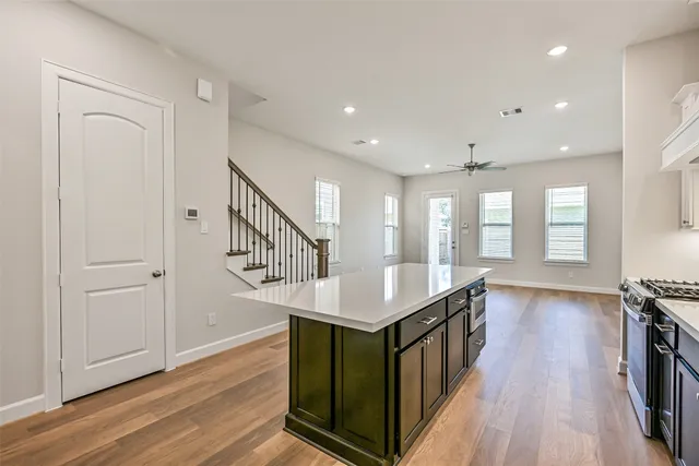 $440,955 | 2521 South Houston Avenue, Pearland, TX 77581