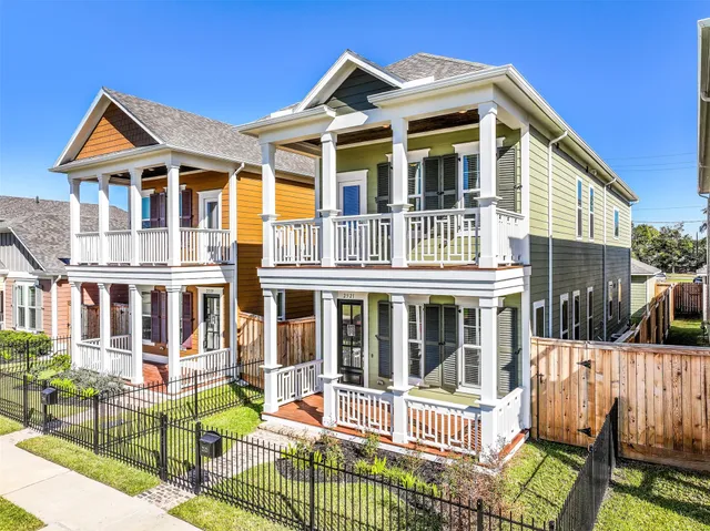 $440,955 | 2521 South Houston Avenue, Pearland, TX 77581