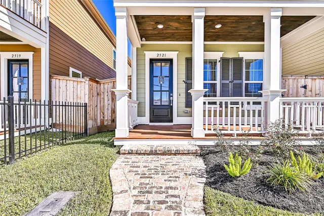 $440,955 | 2521 South Houston Avenue, Pearland, TX 77581