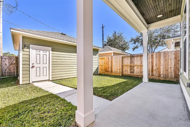 $440,955 | 2521 South Houston Avenue, Pearland, TX 77581