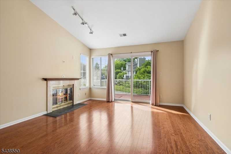 40 Ray Court Bedminster, NJ 07921 - Photo 6 of 25