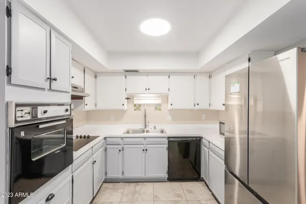 $2,500 | 3037 South Country Club Way, Tempe, AZ 85282