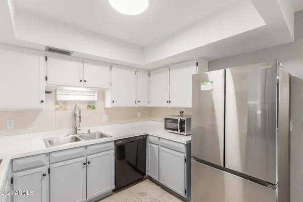 $2,500 | 3037 South Country Club Way, Tempe, AZ 85282