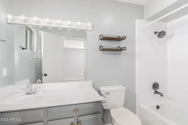 $2,500 | 3037 South Country Club Way, Tempe, AZ 85282