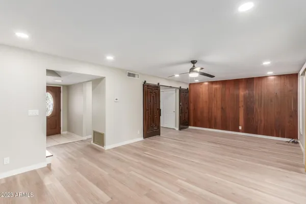 $2,500 | 3037 South Country Club Way, Tempe, AZ 85282