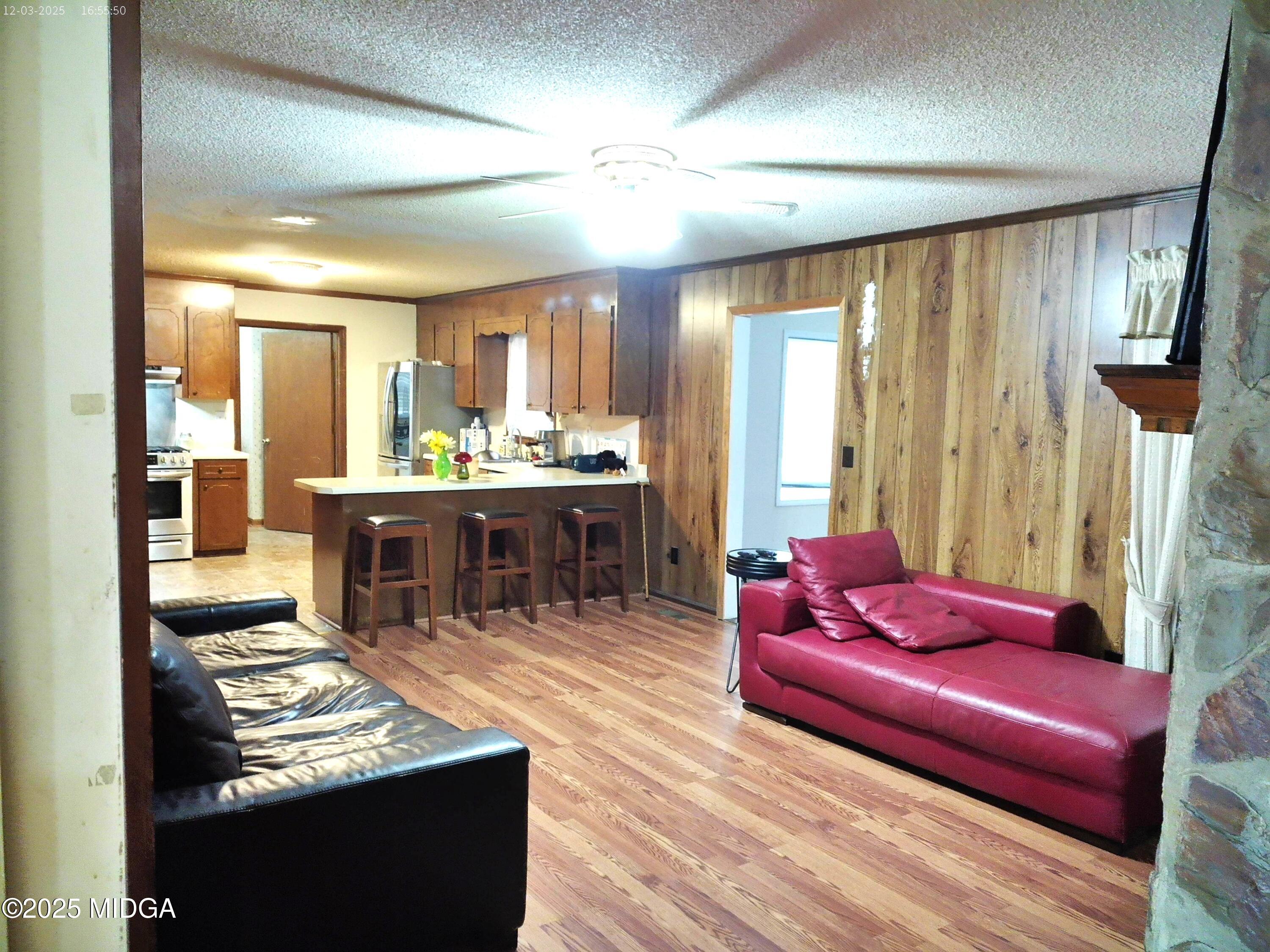 3850 Hitchcock Road Macon, GA 31217 - Photo 9 of 14 a living room with furniture and a table